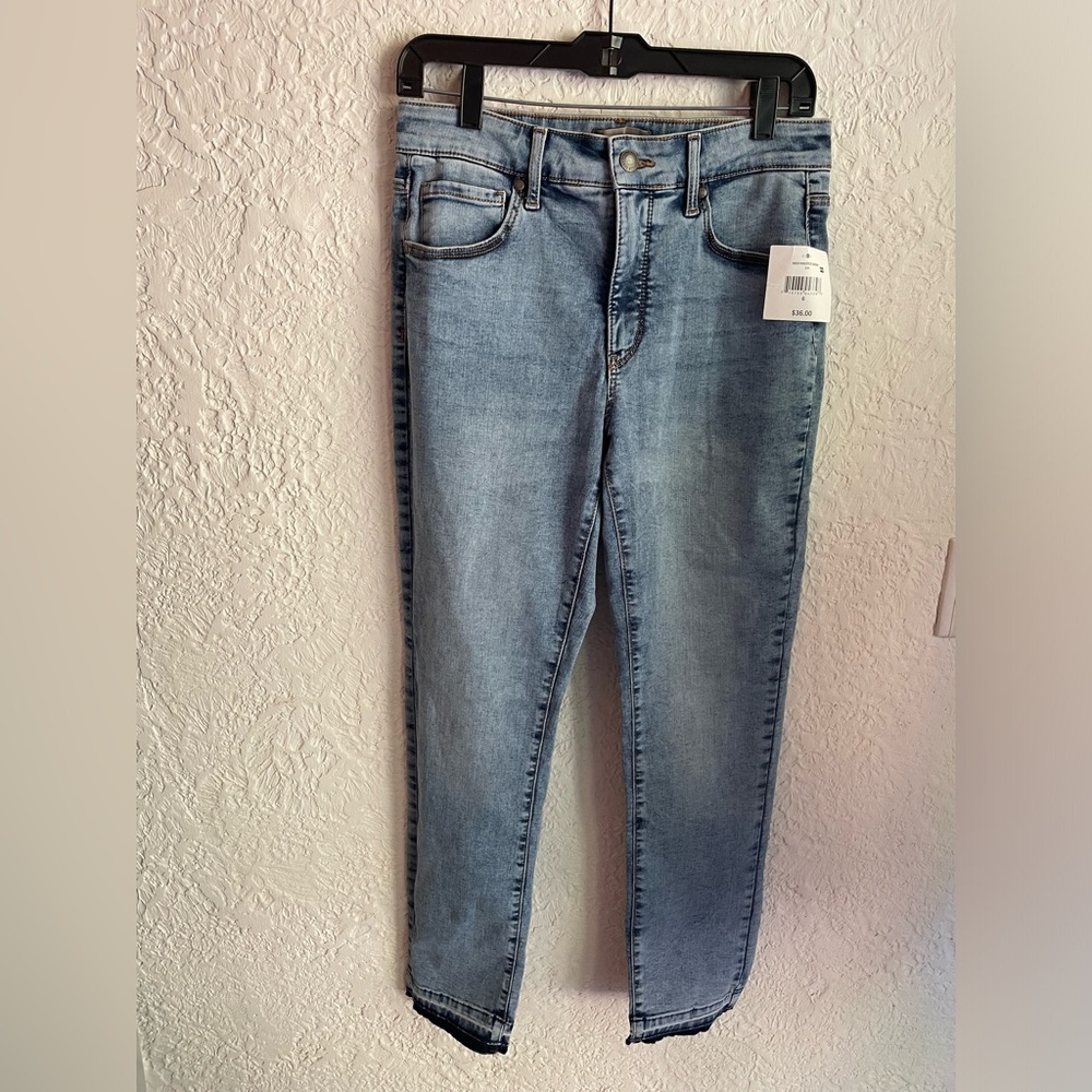 New Skinny Leg Jeans with unfinished Hem